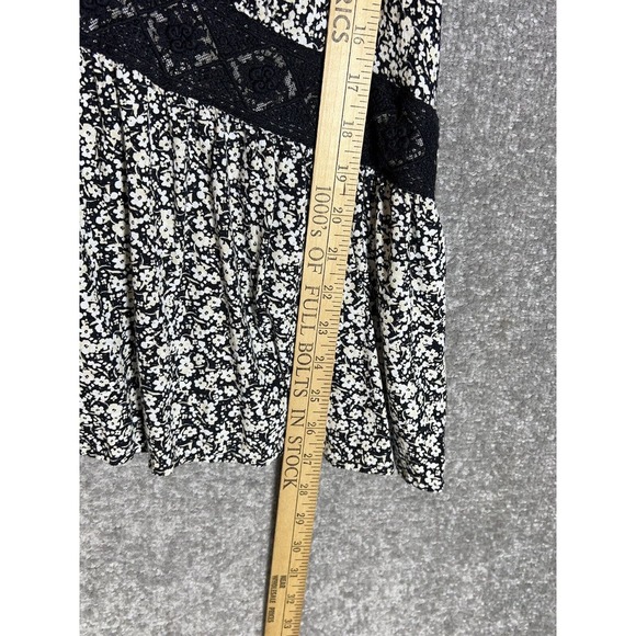 Lane Bryant Flutter Sleeve Lace Trim‎ Floral Top Womens Size 22 Black Viscose - Picture 7 of 7